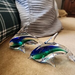 2 Dynasty Gallery  Blown Art Glass Dolphin Blue/ Green Figurine Paperweight